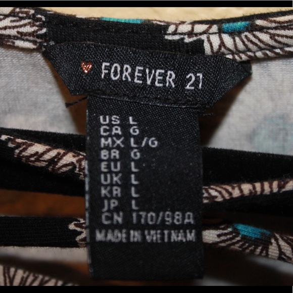 Forever 21 Black Flower Crop Top. - Picture 3 of 4